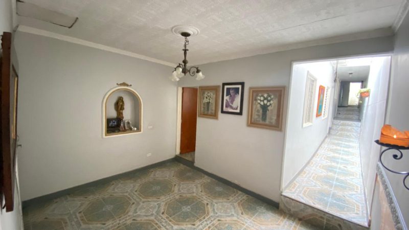 Se vende casa usada en buen estado, en el Barrio Manrique 45