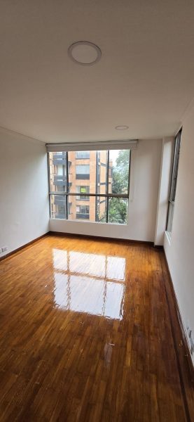 Se Vende Hermoso Apartamento de dos niveles recién remodelado en Envigado - Loma Las Brujas parte baja