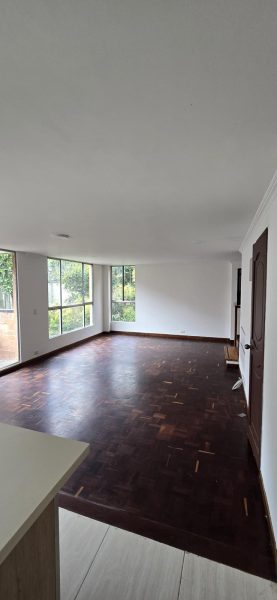 Se Vende Hermoso Apartamento de dos niveles recién remodelado en Envigado - Loma Las Brujas parte baja
