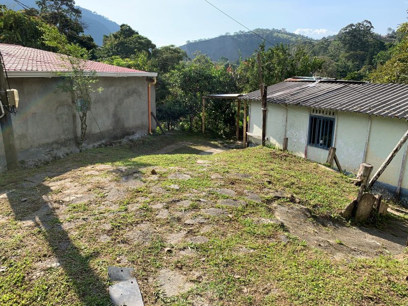 Casa finca en eliconia