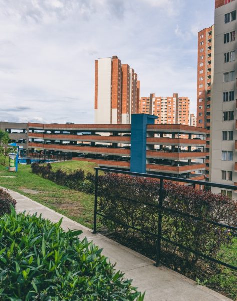 Vendo aparta estudio primer piso en Robledo