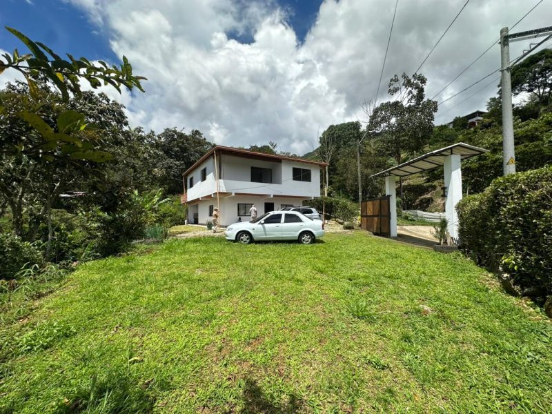 Vendo finca grande en Barbosa