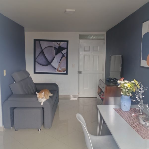 Vento apartamento en piso alto con exelente vista