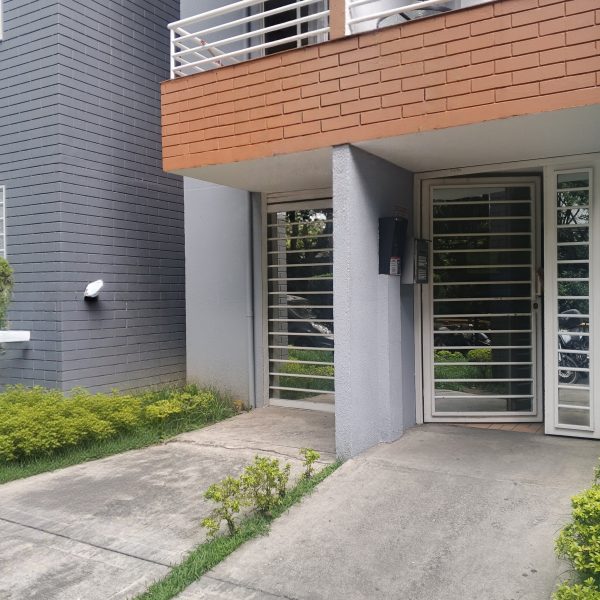 Vento apartamento en piso alto con exelente vista