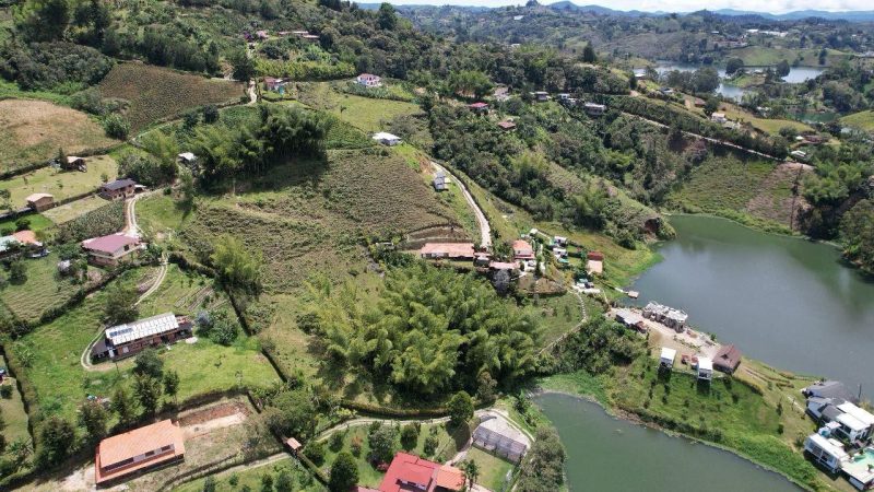 Lote en venta en el Peñol