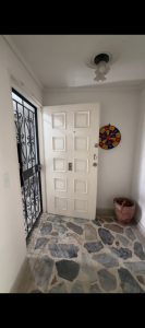 Vendo apartamento grande con exelente ubicación.🏡