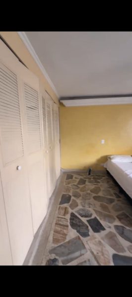 Vendo apartamento grande con exelente ubicación.🏡