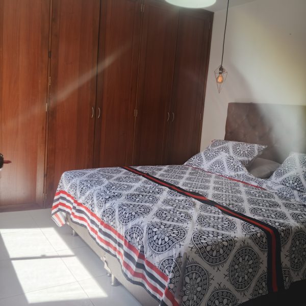 Vendo cómodo apartamento, con excelente ubicación en la loma los Bernal
