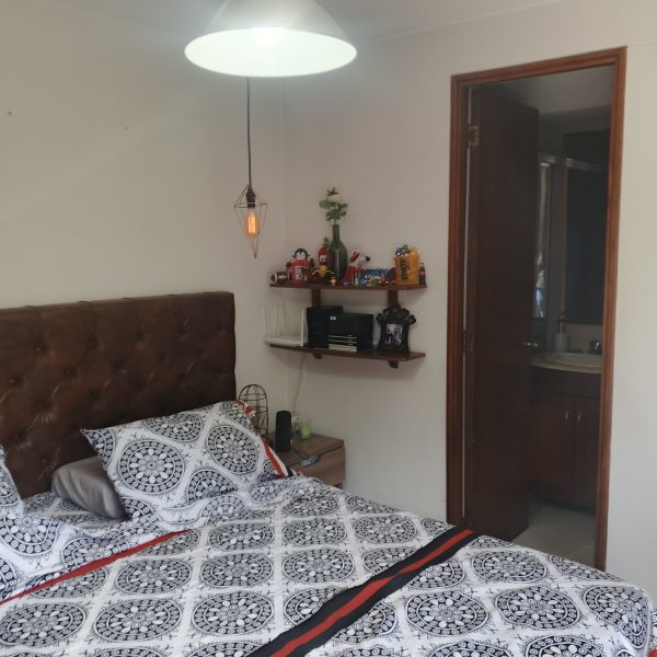 Vendo cómodo apartamento, con excelente ubicación en la loma los Bernal