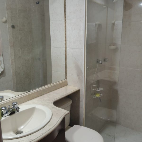 Vendo cómodo apartamento, con excelente ubicación en la loma los Bernal