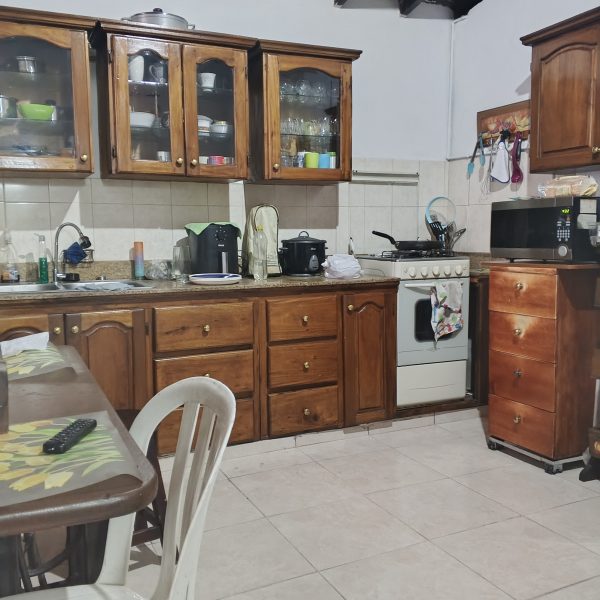 Casa primer piso +aparta estudio independiente.