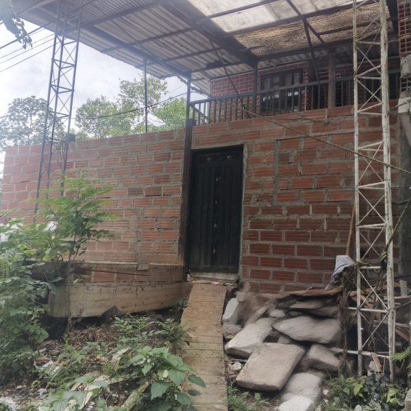 Casa lote en via principal, corregímiento de Belén parte alta