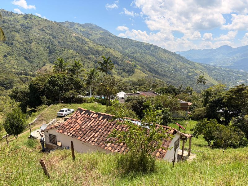 Casa finca en tapia para remodelar + terreno