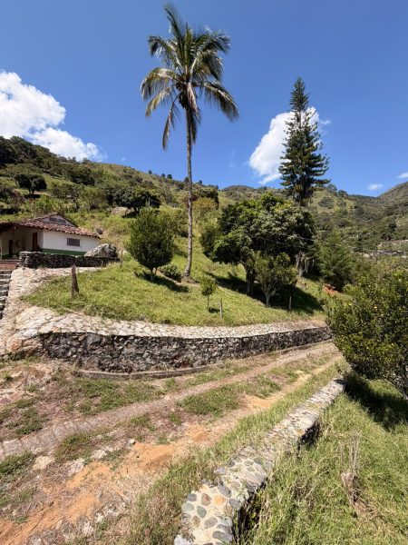 Casa finca en tapia para remodelar + terreno