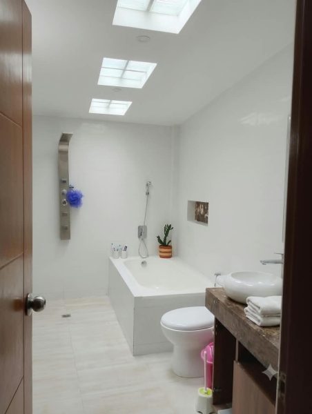 Casa grande primer piso Santa Mónica 🏡👫