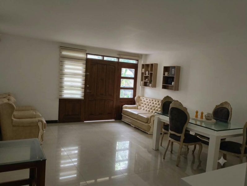 Casa grande primer piso Santa Mónica 🏡👫