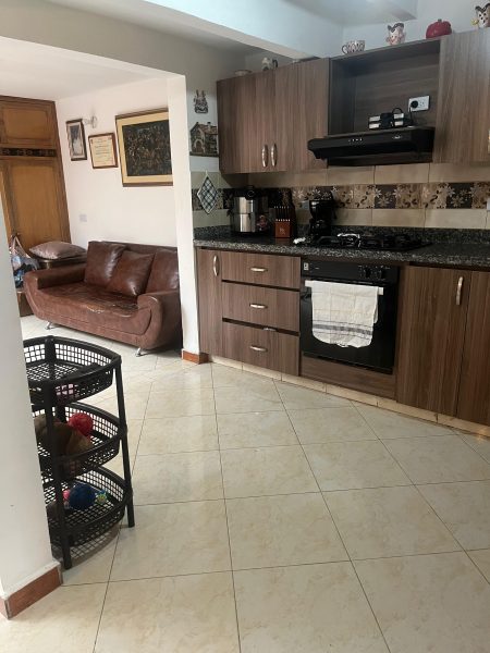 Casa grande de 2 niveles en Belén